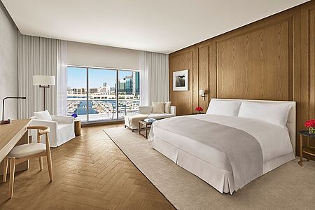Diese Zimmer besitzen die gleiche Ausstattung wie die Deluxe Zimmer, aber verfügen außerdem über einen Balkon.