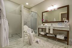 Hotel del Parque Guayaquil Signature King Bathroom Signature King Bathroom Hotel del Parque Guayaquil