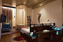 QT Melbourne Guestroom Guestroom QT Melbourne
