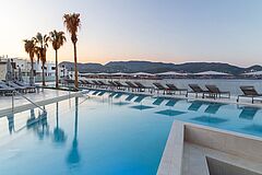 7 Pines Infinity Pool Infinity Pool 7 Pines