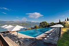 Korsika Casadelmar Pool Liegestühle