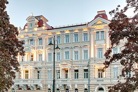 Das Baltikum ist ein inspirierender Teil Europas. Und die Litauische Hauptstadt Vilnius gilt als Paradebeispiel dafür. Mitten in der malerischen Altstadt von Vilnius bietet das Grand Hotel Kempinski Vilnius seinen Gästen Luxus auf höchstem Niveau.