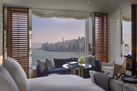Rosewood Hongkong Dass der Himmel nicht die Grenze ist, zeigt schon allein die umwerfende Architektur des Rosewood Hong Kong – ein 5-Sterne-Hotel, das hoch hinaus möchte. Und sobald Sie sich im Innern befinden, empfängt Sie der Himmel auf Erden.