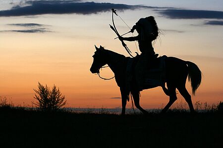 Geführte Wanderung zu den Cabeccer Indianern Seit vielen hundert Jahren besiedeln Indianerstämme die karibische Seite Costa Ricas. Die Cordillera de Talamanca beheimatet noch heute mehrere Indianerreservate und gehört damit zu den wenigen Regionen des Landes, wo es noch lebendige indianische Kulturen gibt. Auf dieser Wanderung können Sie mehr über das Leben der Cabedera Indianer erfahren.