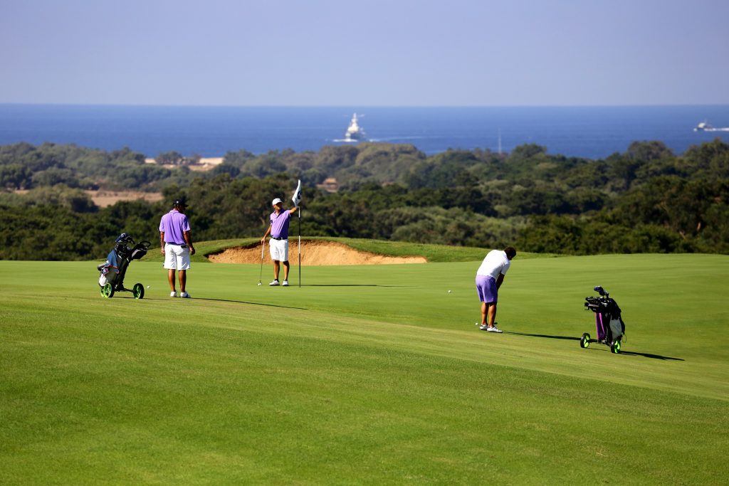 Zwölf-Loch-Golfplatz