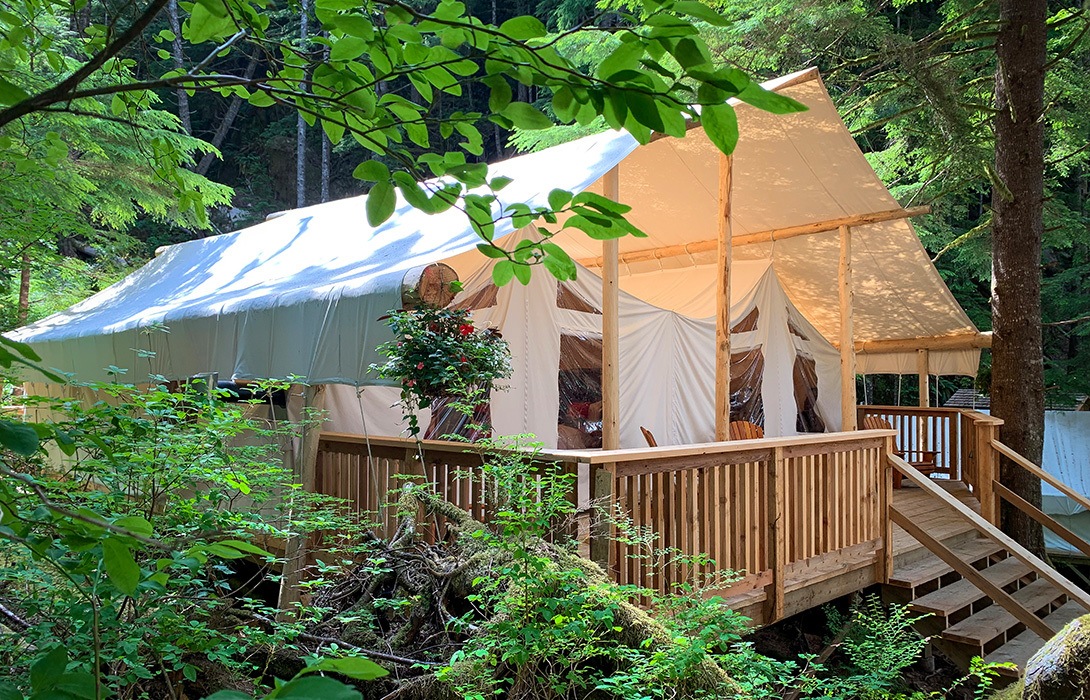 CWR_Family-Tent_Accommodation_Exterior