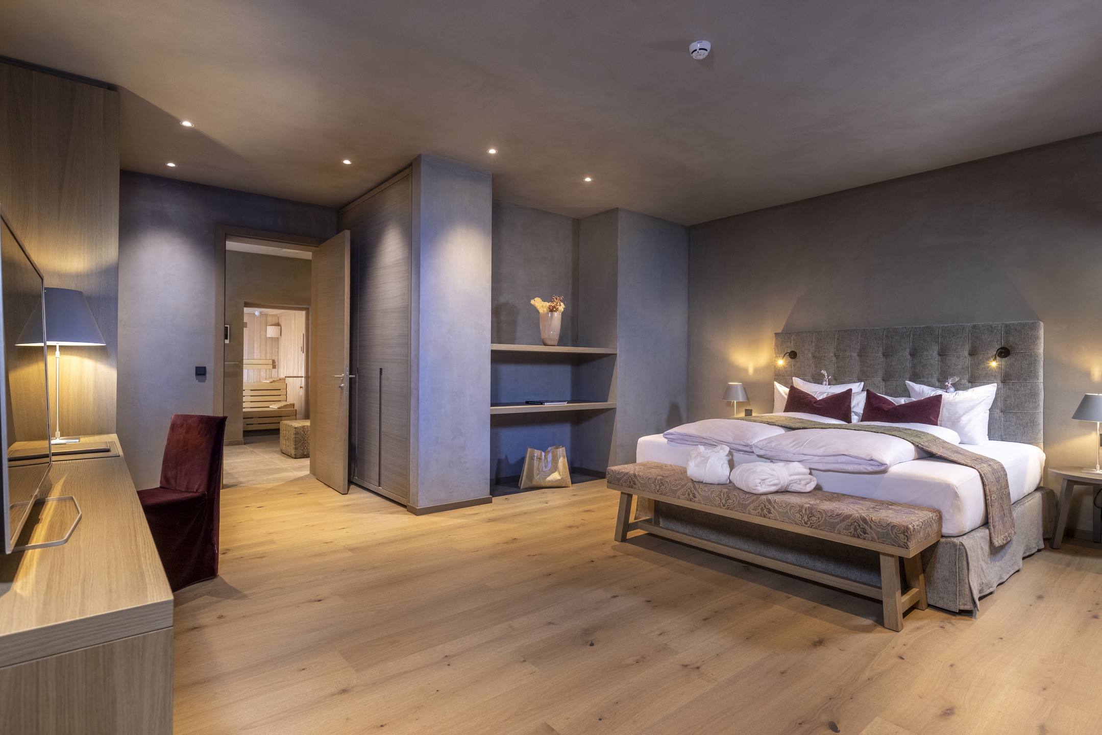 Penthouse-Wellness-Suite_02