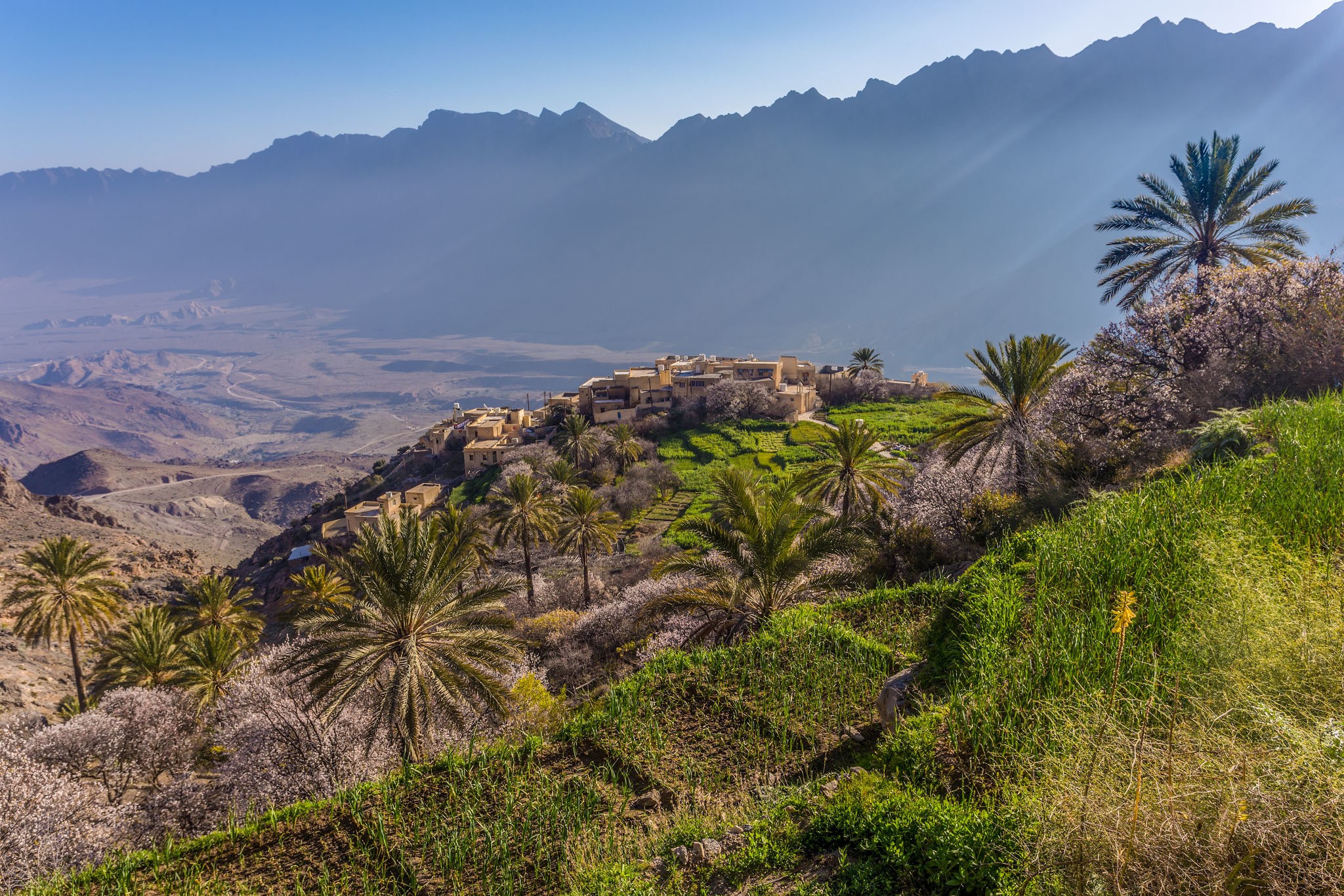 Bergdorf Wakan mit seinen terrassenförmig angelegten Gärten © Ministry of Heritage & Tourism Sultanate of Oman