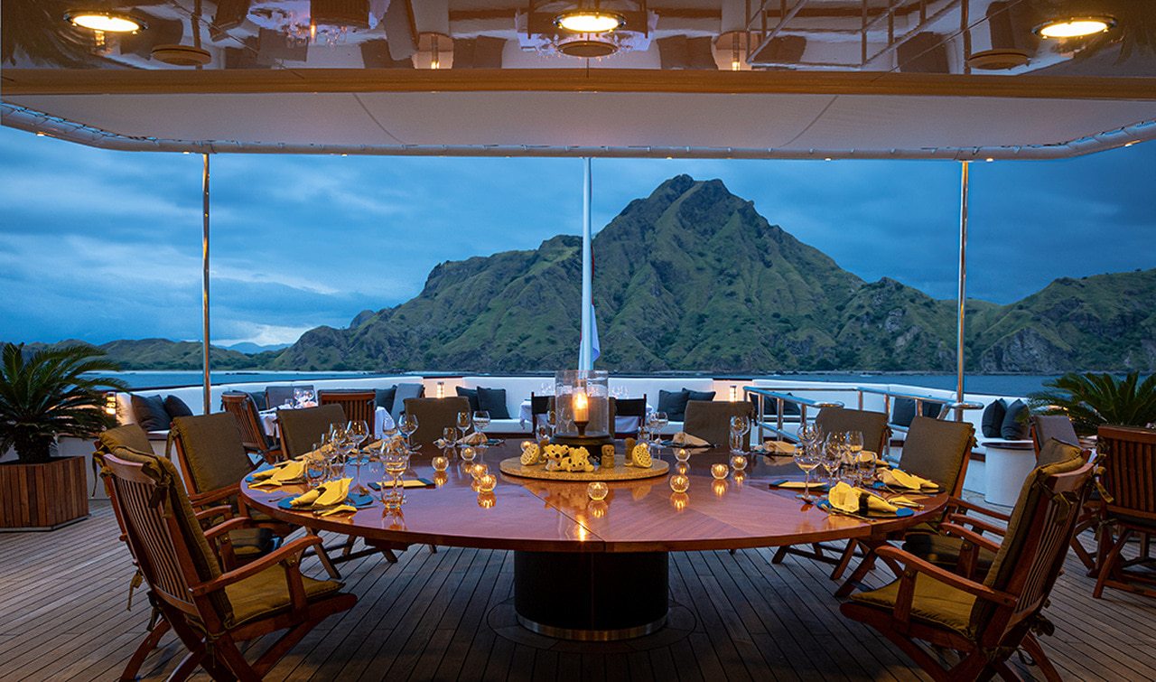 Aqua Blu Outdoor Dining