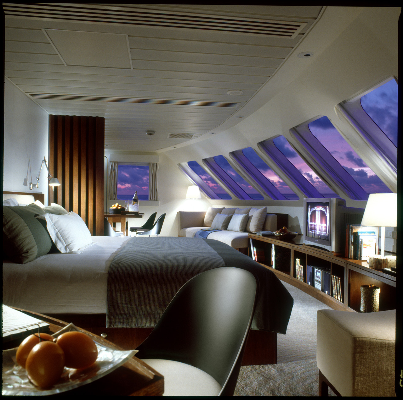 Four Seasons Yacht